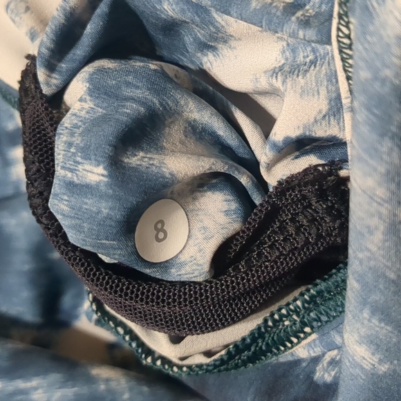 Lululemon Light Speed Vest Sz 8 blue/grey tie dye - Picture 7 of 8